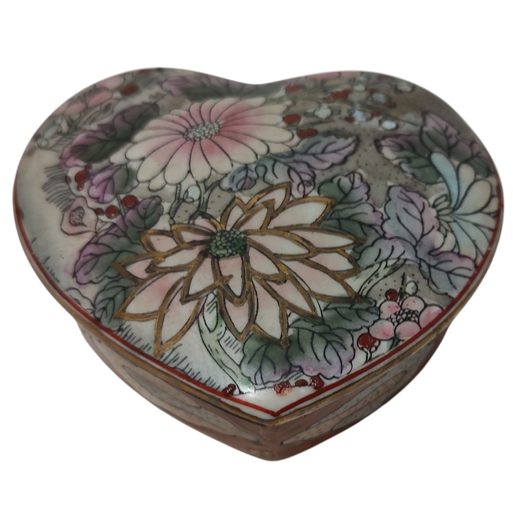 Vintage Chinese Porcelain Trinket Box Heart Floral‎ with Lid Hand Painted SEE